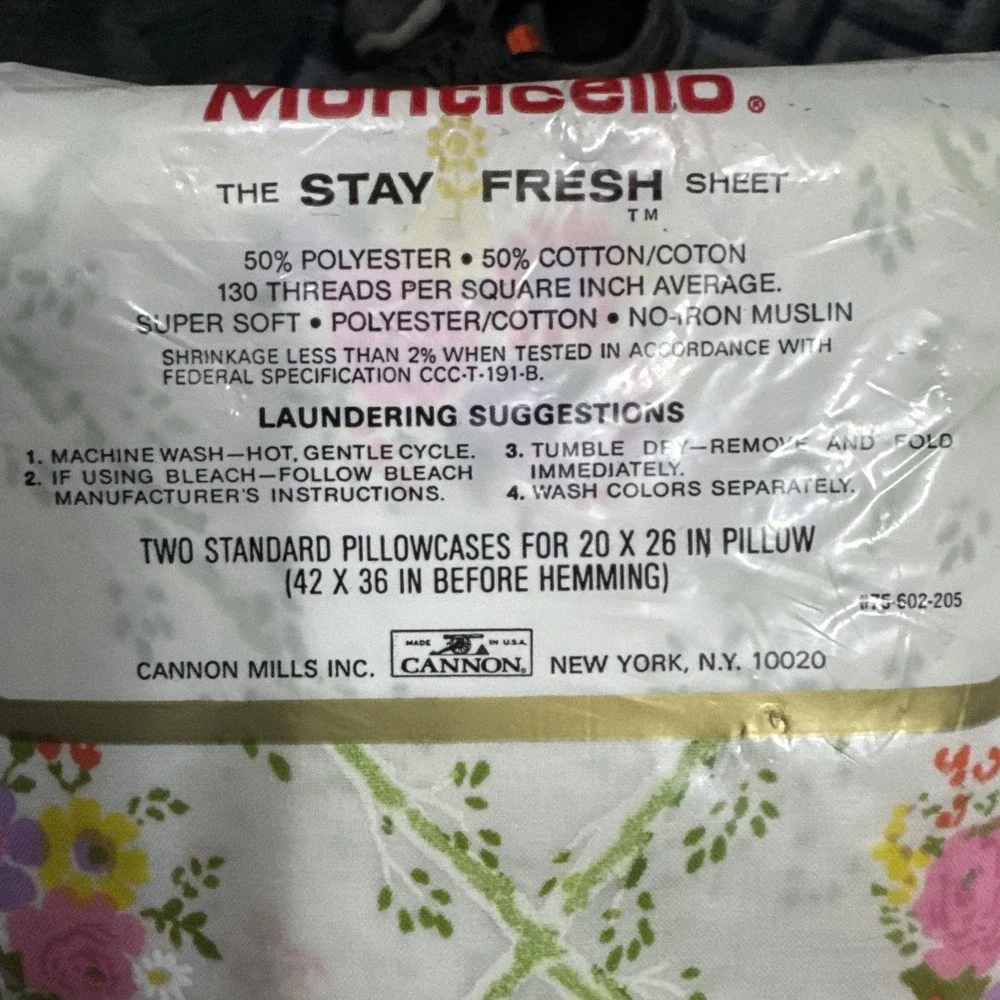 Cannon Monticello Two Pillowcases No Iron Regular Size NOS Vintage Floral Flower